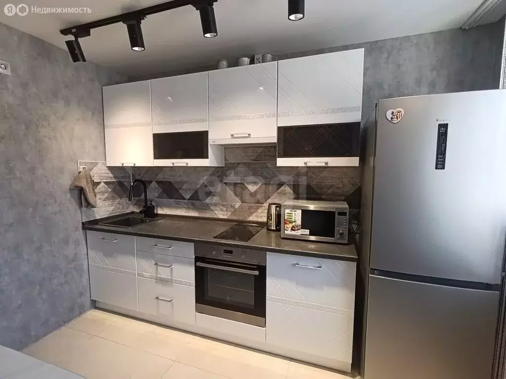 3-комнатная квартира: Петропавловск-Камчатский, улица Абеля, 12 (63 м) - Фото 2