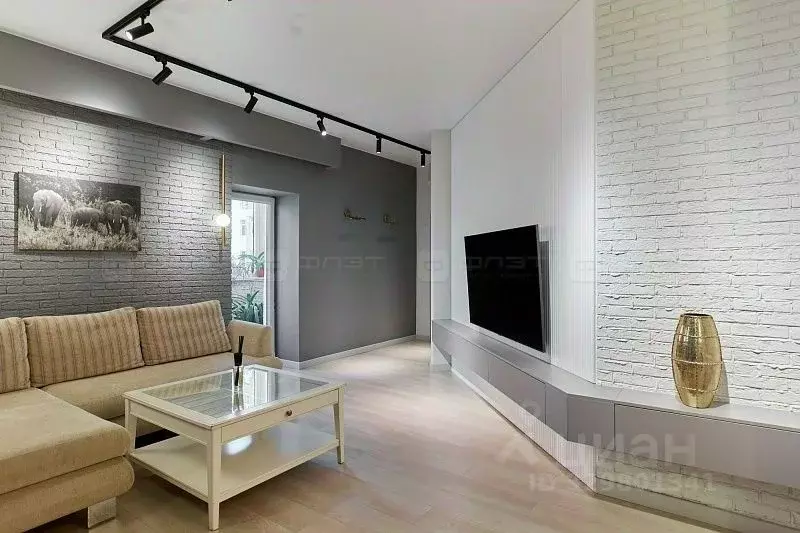 2-к кв. Татарстан, Казань ул. Зои Космодемьянской, 1 (86.8 м) - Фото 1
