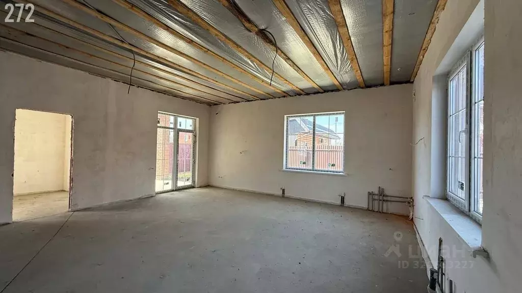 Дом в Краснодарский край, Динской район, Новотитаровская ст-ца Крайняя ... - Фото 1