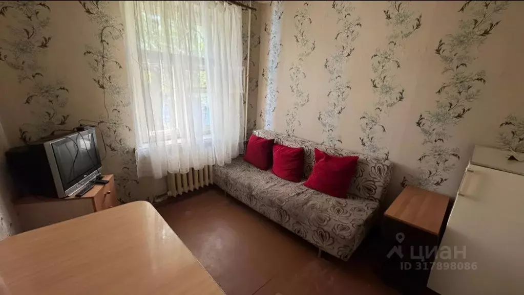 Комната Саратовская область, Саратов ул. Имени В.М. Азина, 3 (10.0 м) - Фото 0