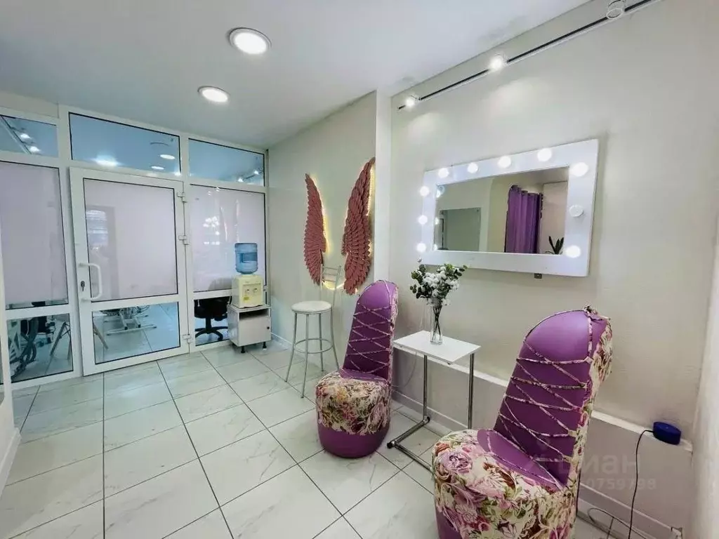 Помещение свободного назначения в Удмуртия, Ижевск ул. Максима ... - Фото 0