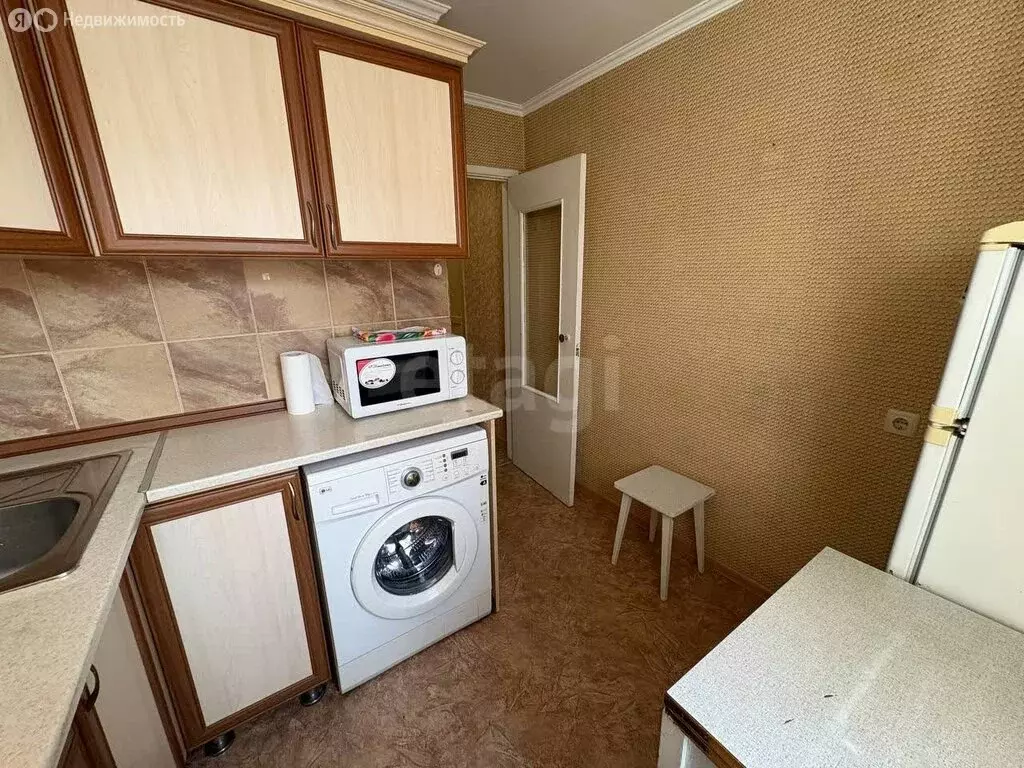 3-комнатная квартира: Грэсовский, улица Большевика Попова, 6 (62.4 м) - Фото 2