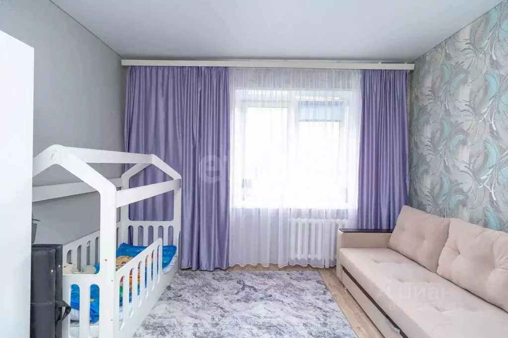 3-к кв. Тюменская область, Тюмень ул. Избышева, 8 (87.2 м) - Фото 1