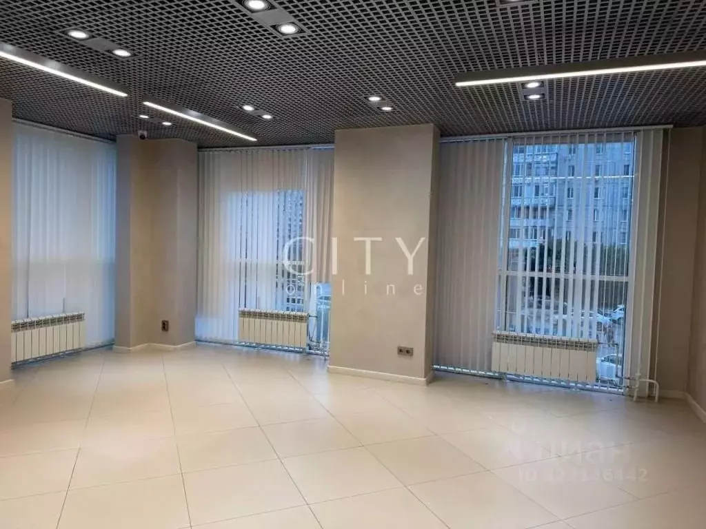 Офис в Тюменская область, Тюмень ул. Мельникайте, 125б (180 м) - Фото 1