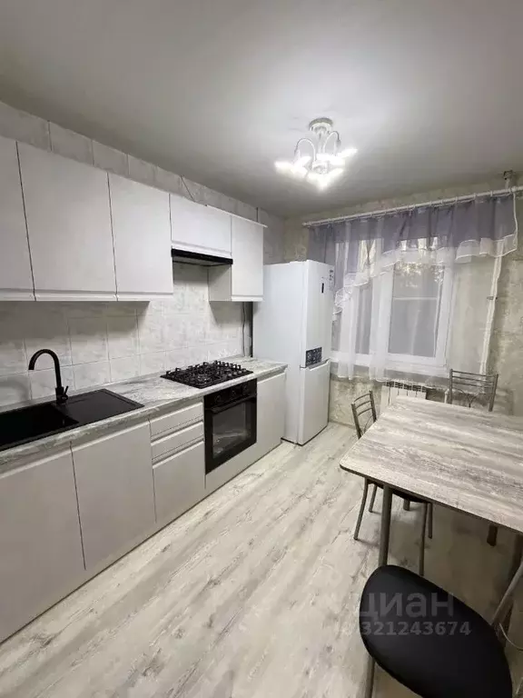 4-к кв. Астраханская область, Астрахань ул. Победы, 56 (70.0 м) - Фото 1