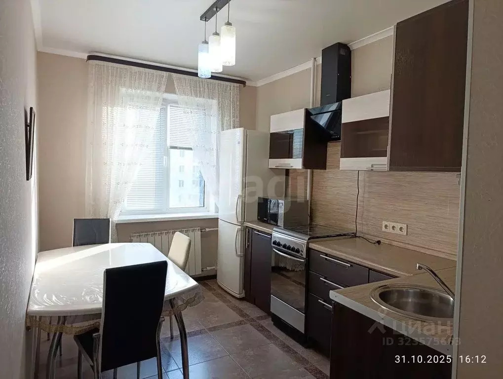 2-к кв. Астраханская область, Астрахань Курская ул., 53к1 (67.7 м) - Фото 1