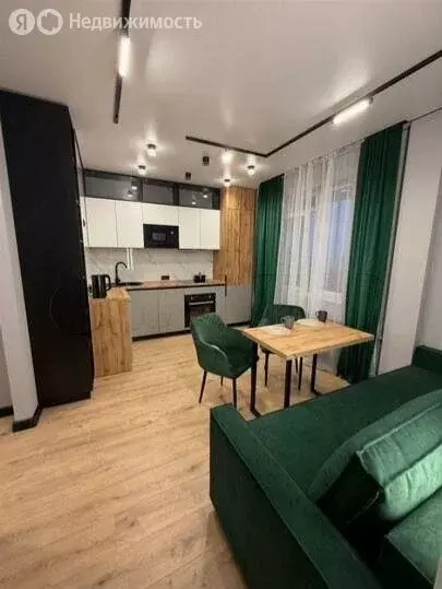 2-комнатная квартира: Волгоград, улица Качинцев, 79А (60 м) - Фото 0