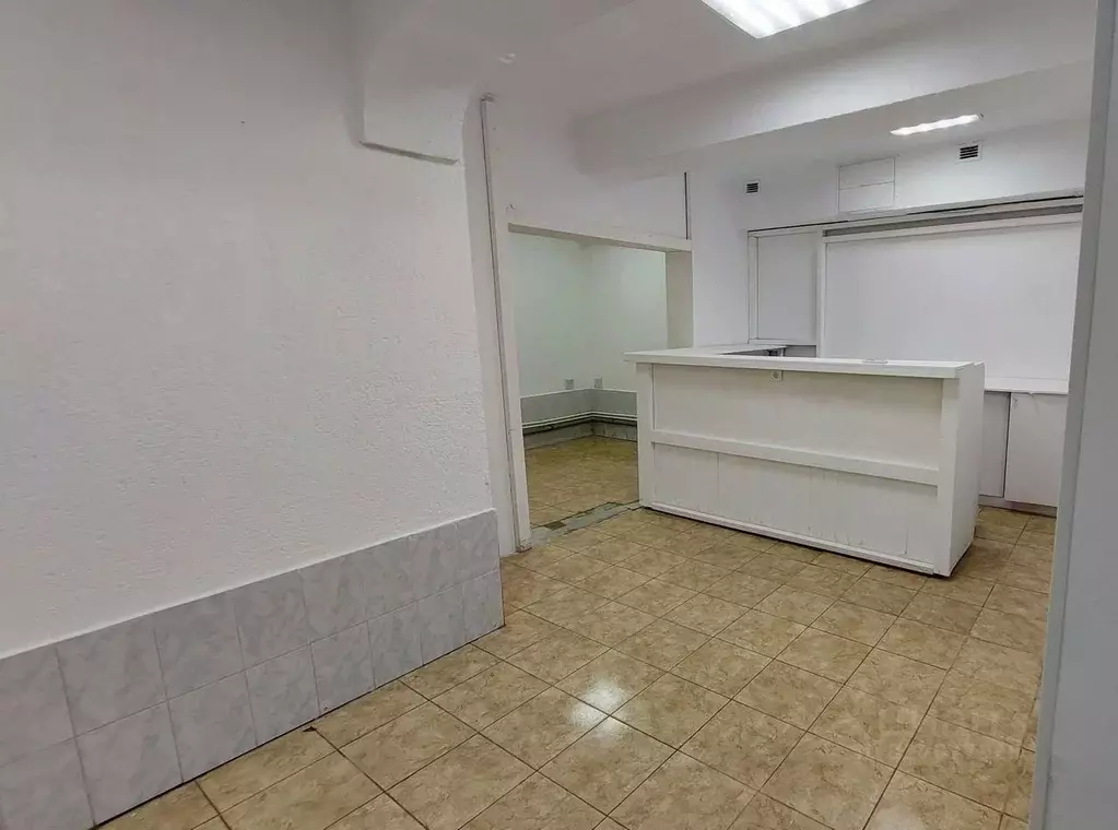 Помещение свободного назначения в Краснодарский край, Туапсе ул. Карла ... - Фото 1