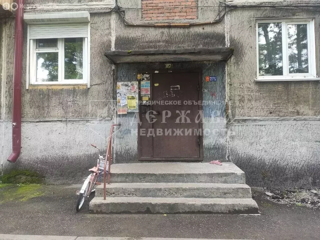 3-комнатная квартира: Междуреченск, Кузнецкая улица, 34 (56.1 м) - Фото 0