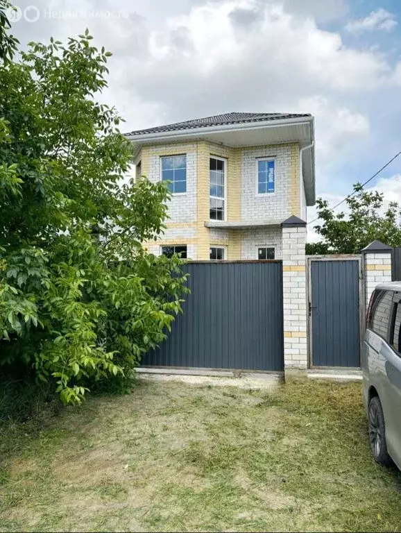 Дом в Новотитаровская, улица Маршала Жукова (140 м) - Фото 0
