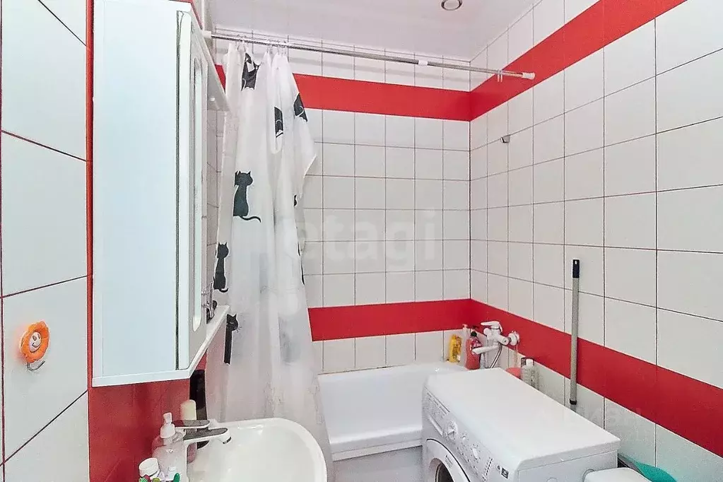 Студия Тюменская область, Тюмень ул. Тимофея Чаркова, 81 (27.7 м) - Фото 1