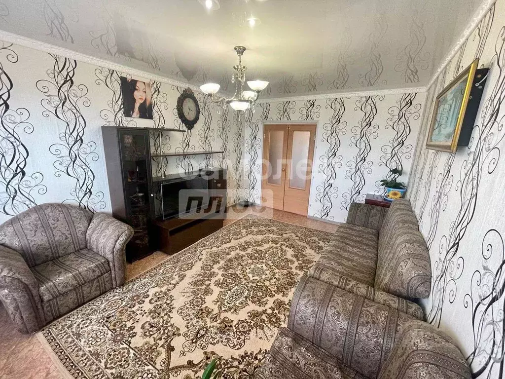 3-к кв. Омская область, Омск ул. Завертяева, 16 (71.2 м) - Фото 1