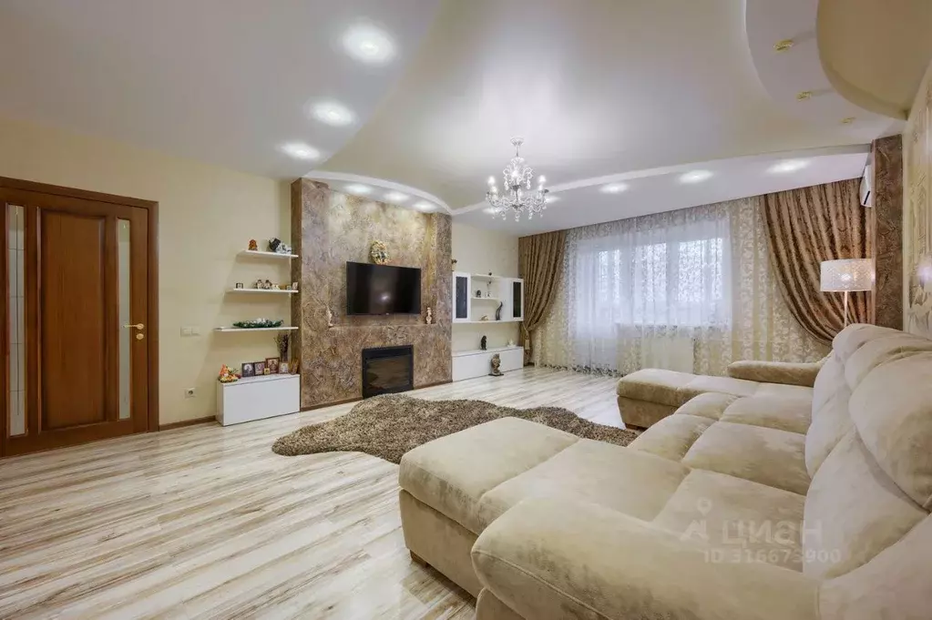 2-к кв. Волгоградская область, Волгоград ул. Льва Толстого, 1Б (100.3 ... - Фото 0