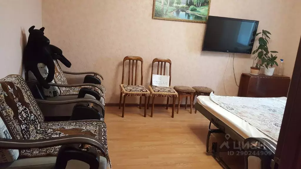 2-к кв. Крым, Щелкино Ленинский район, 3-й мкр, 105А (48.3 м) - Фото 0