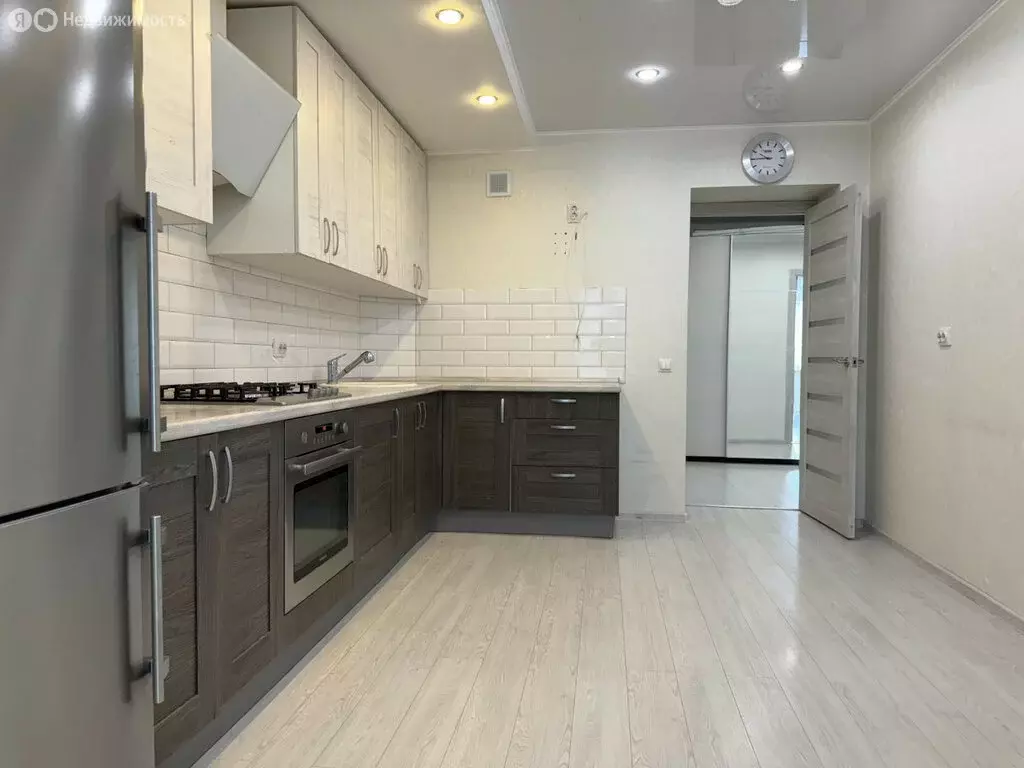 1-комнатная квартира: Энгельс, Комсомольская улица, 160 (51.5 м) - Фото 0