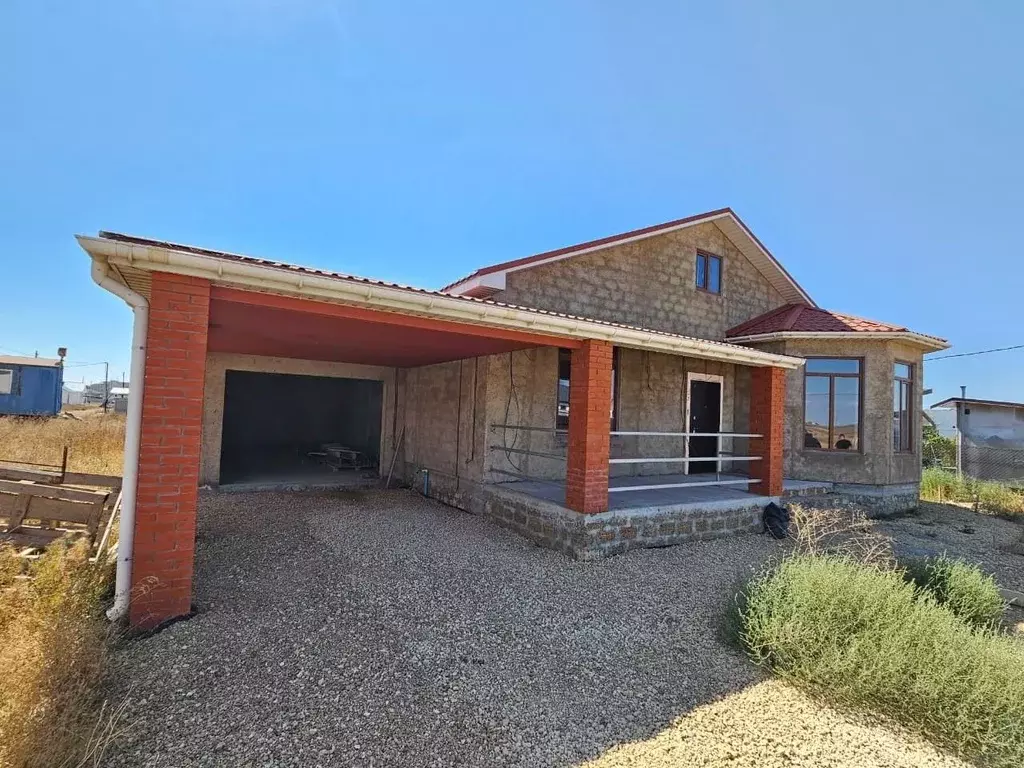 Дом в Крым, Сакский район, с. Уютное  (162 м) - Фото 1