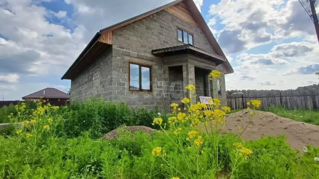 Дом в Красноярский край, Березовский район, Есаульский сельсовет, с. ... - Фото 0