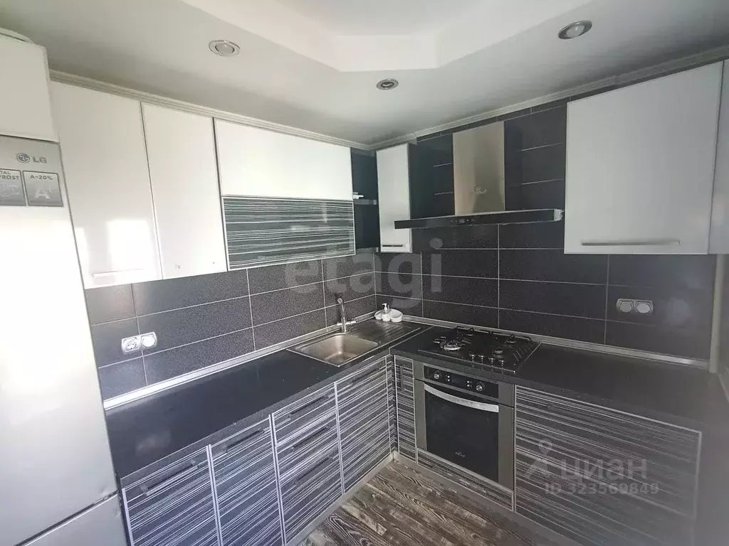 3-к кв. Крым, Симферополь ул. Ракетная (70.0 м) - Фото 1