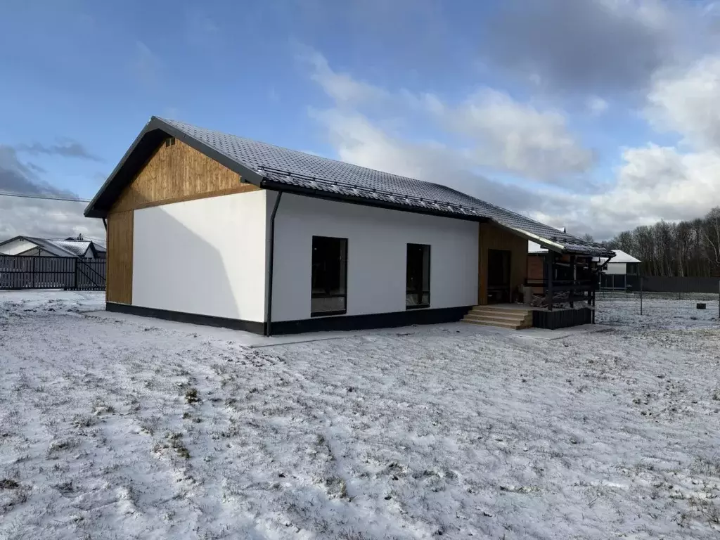 Дом в Калужская область, Жуковский муниципальный округ, Чубарово ... - Фото 1