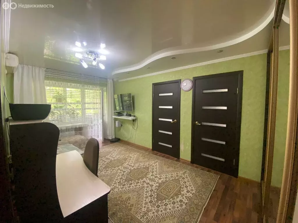 3-комнатная квартира: Батайск, улица Луначарского, 180 (47 м) - Фото 1