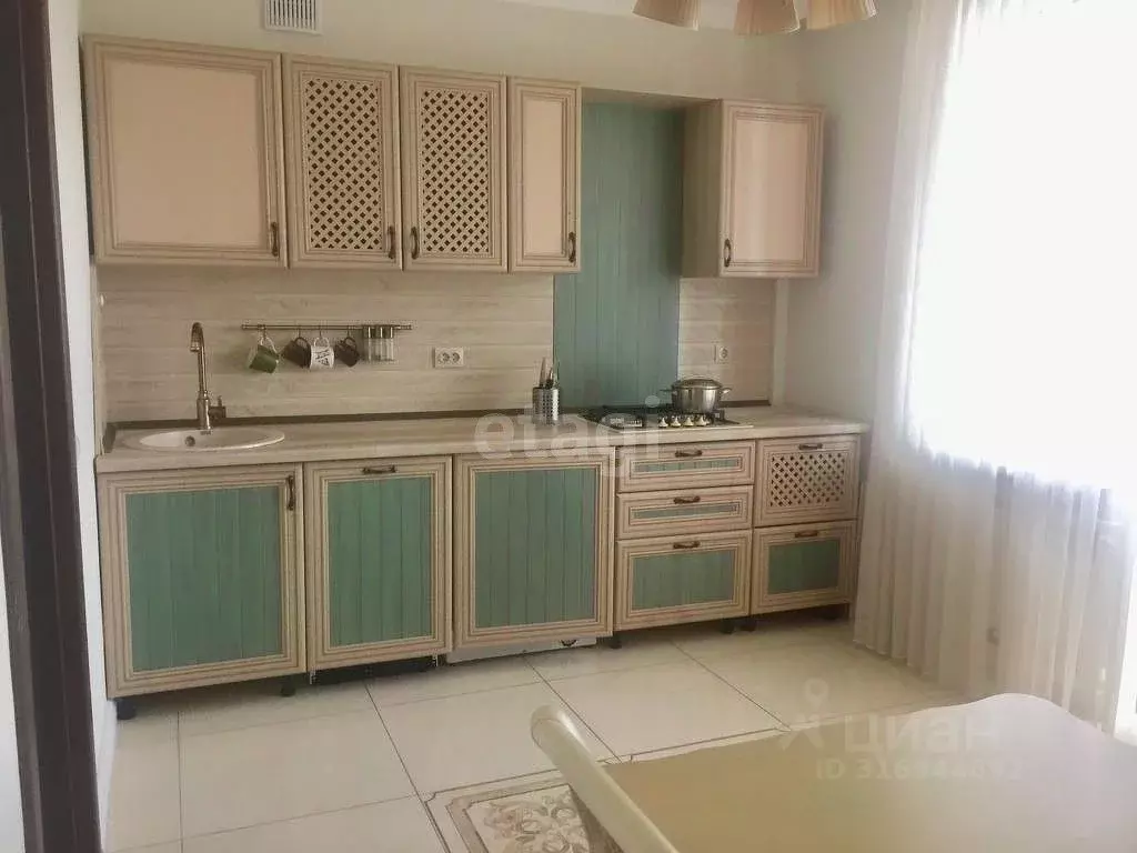2-к кв. Карачаево-Черкесия, Черкесск Партизанская ул., 91 (66.0 м) - Фото 1