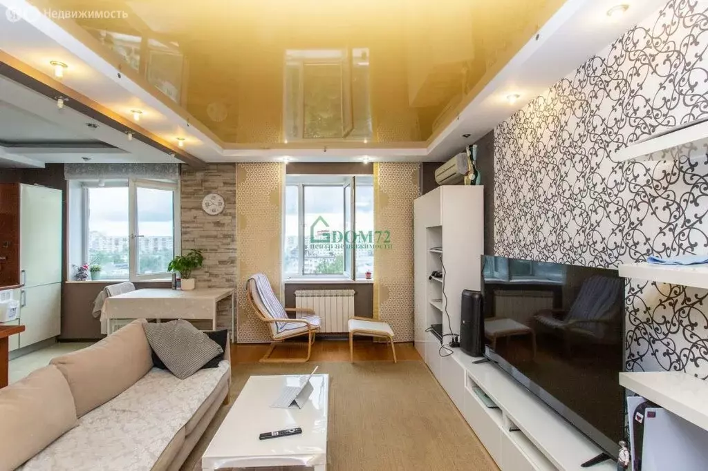 3-комнатная квартира: Тобольск, 8-й микрорайон, 14 (66 м) - Фото 0