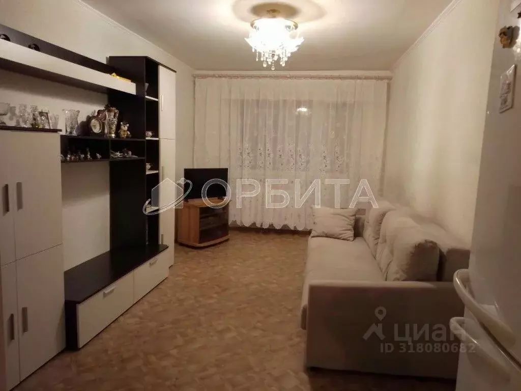 2-к кв. Тюменская область, Тюмень ул. 50 лет Октября, 37а (43.6 м) - Фото 0