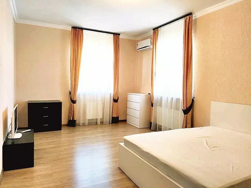 1-к кв. Ростовская область, Ростов-на-Дону Рабочая пл., 5 (46.0 м) - Фото 1