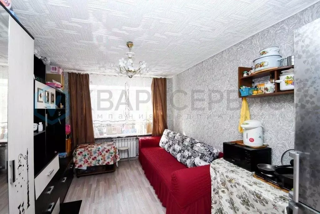 Комната Омская область, Омск ул. Петра Ильичева, 2 (12.3 м) - Фото 0