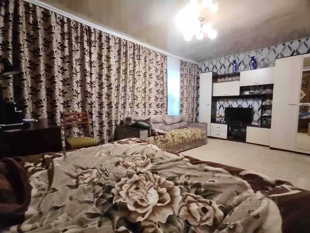 Дом в Крым, Кировский район, Льговское с/пос, с. Добролюбовка ул. ... - Фото 1