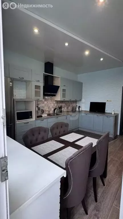 3-комнатная квартира: Тюмень, улица Пермякова, 75 (90 м) - Фото 1