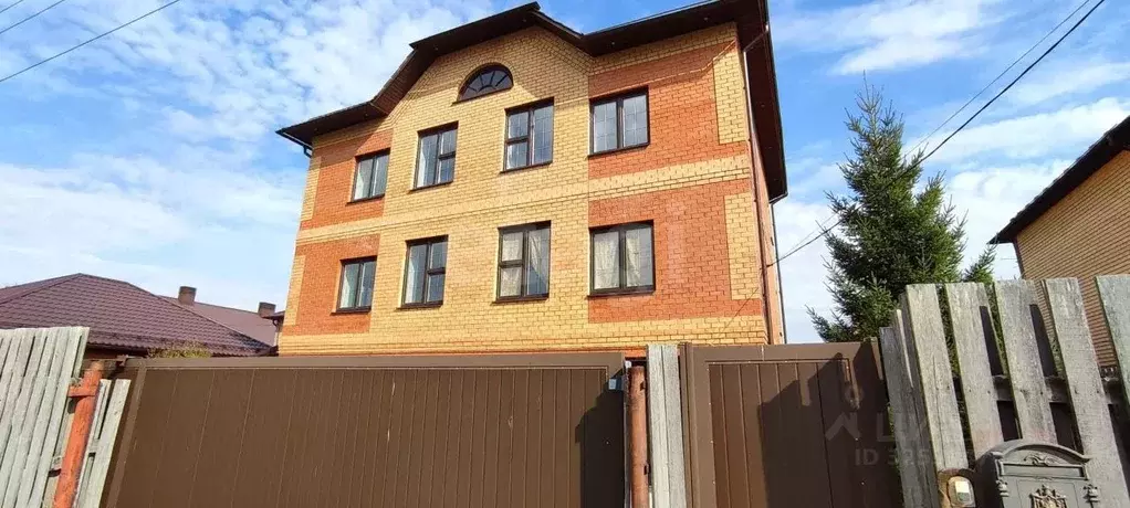 Дом в Марий Эл, Медведевский район, Сидоровское с/пос, д. Загуры пер. ... - Фото 1