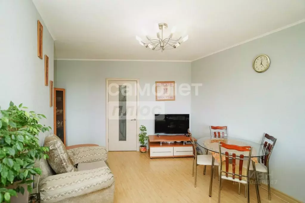 1-к кв. Омская область, Омск ул. 3-я Енисейская, 32/1 (52.5 м) - Фото 2