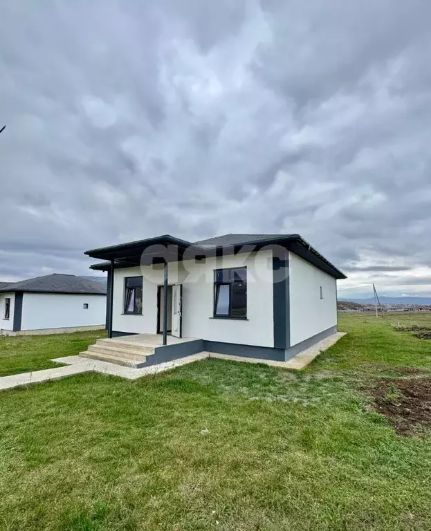 Дом в Крым, Симферопольский район, Добровское с/пос, с. Перевальное, ... - Фото 1