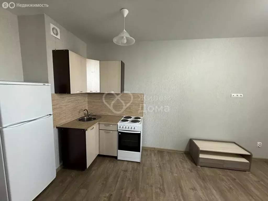 Квартира-студия: Волгоград, улица Демьяна Бедного, 2А (28 м) - Фото 1