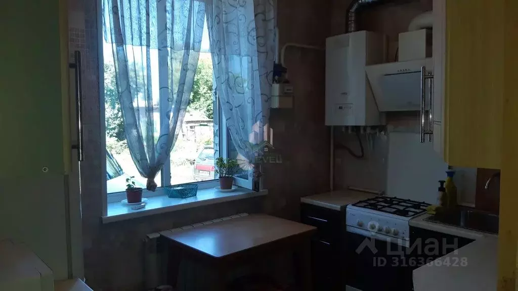 2-к кв. Саратовская область, Энгельс ул. 2-я Пристанская, 9 (45.0 м) - Фото 0