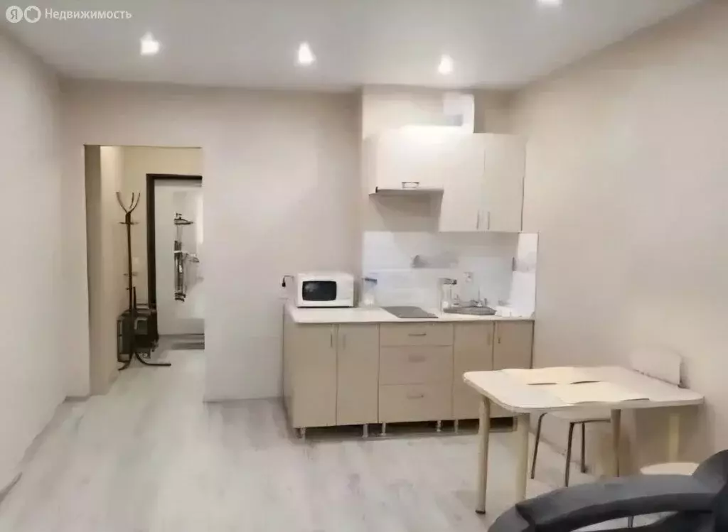 Квартира-студия: Волгоград, район Семь Ветров, бульвар 30-летия ... - Фото 2