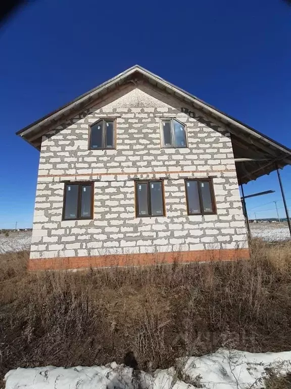 Дом в Татарстан, с. Актаныш ул. Имени З. Басыйрова, 7А (140 м) - Фото 0