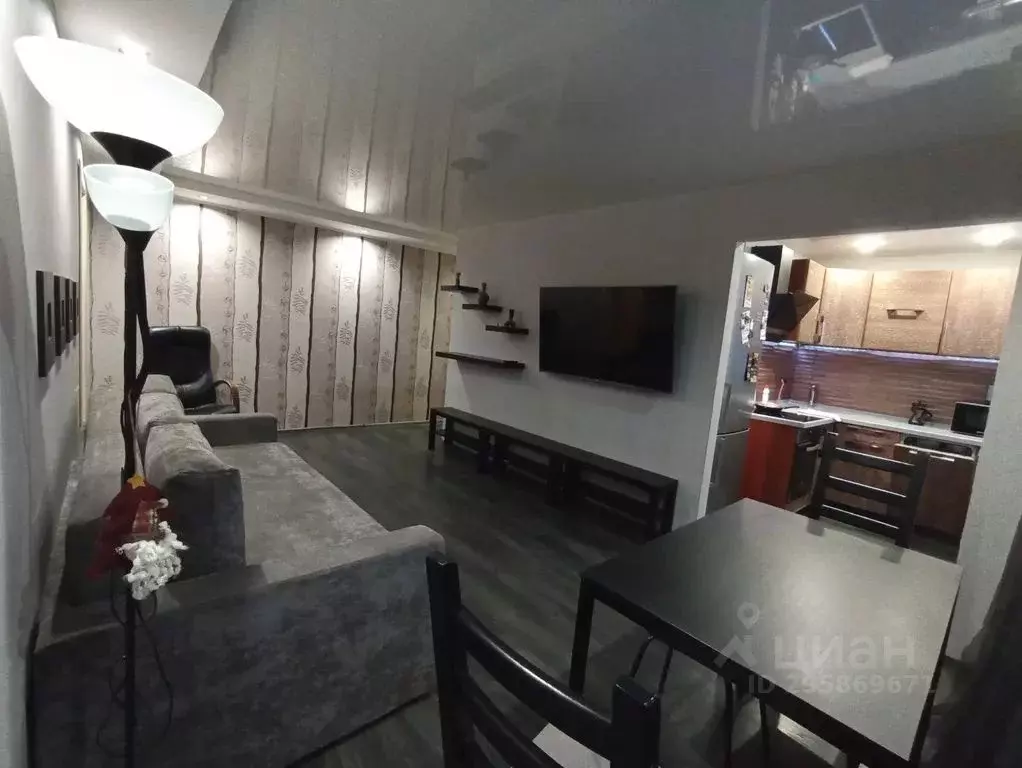 2-к кв. Мурманская область, Кировск ул. 50 лет Октября, 21 (47.0 м) - Фото 1