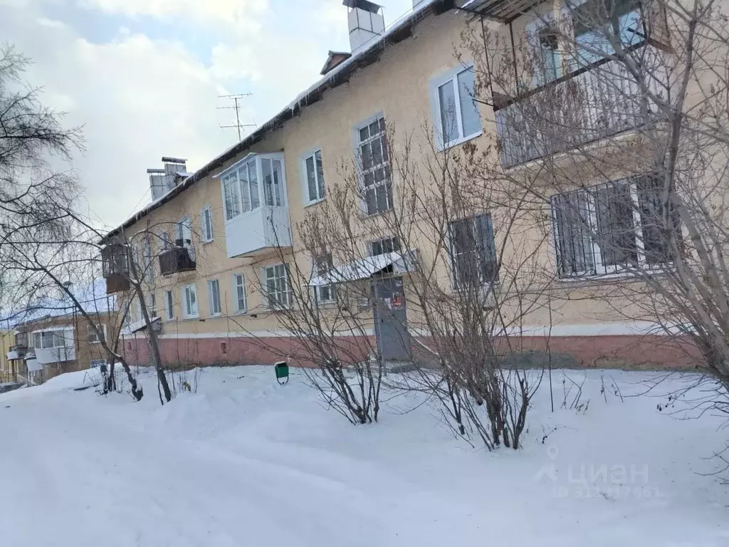 2-к кв. Свердловская область, Дегтярск ул. Уральских Танкистов, 4 ... - Фото 0