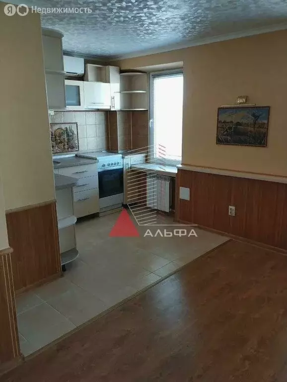 3-комнатная квартира: Евпатория, улица Конституции, 3 (52.2 м) - Фото 1