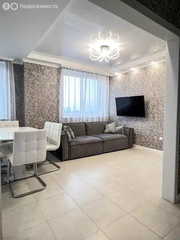 2-комнатная квартира: Тюмень, улица Газовиков, 35 (56.1 м) - Фото 2