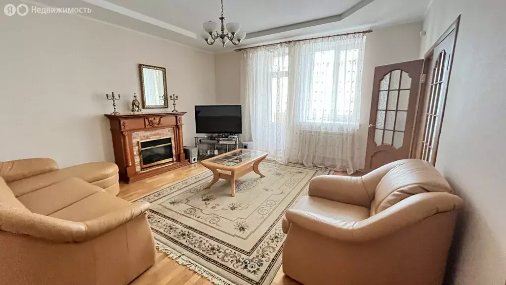 3-комнатная квартира: Казань, улица Вишневского, 49Б (132 м) - Фото 0
