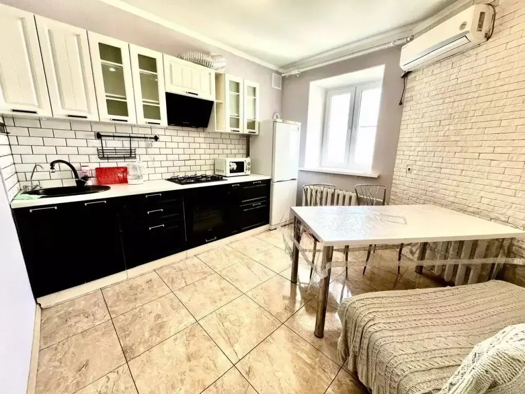 1-к кв. Астраханская область, Астрахань ул. Куликова, 67В (50.0 м) - Фото 1