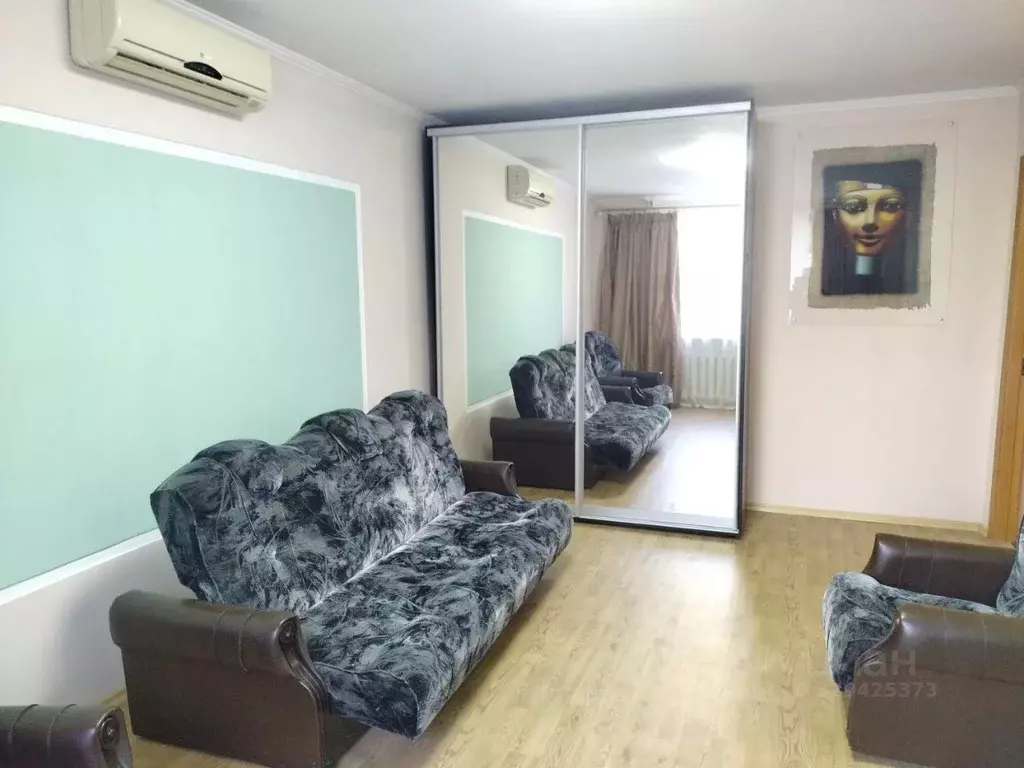 3-к кв. Крым, Симферополь ул. Железнодорожная, 10 (70.0 м) - Фото 1