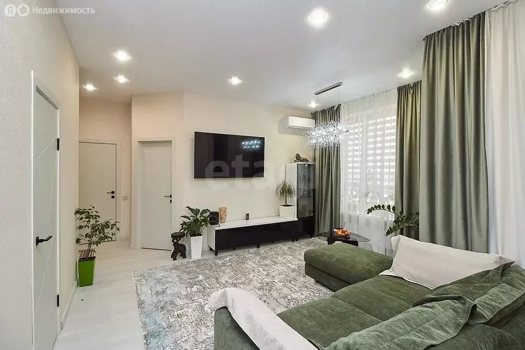 2-комнатная квартира: Тюмень, улица Николая Глебова, 3 (58.5 м) - Фото 1