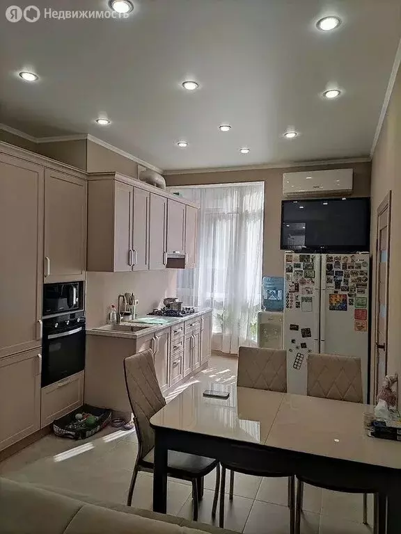 2-комнатная квартира: Геленджик, улица Островского, 149Ак2 (50 м) - Фото 0