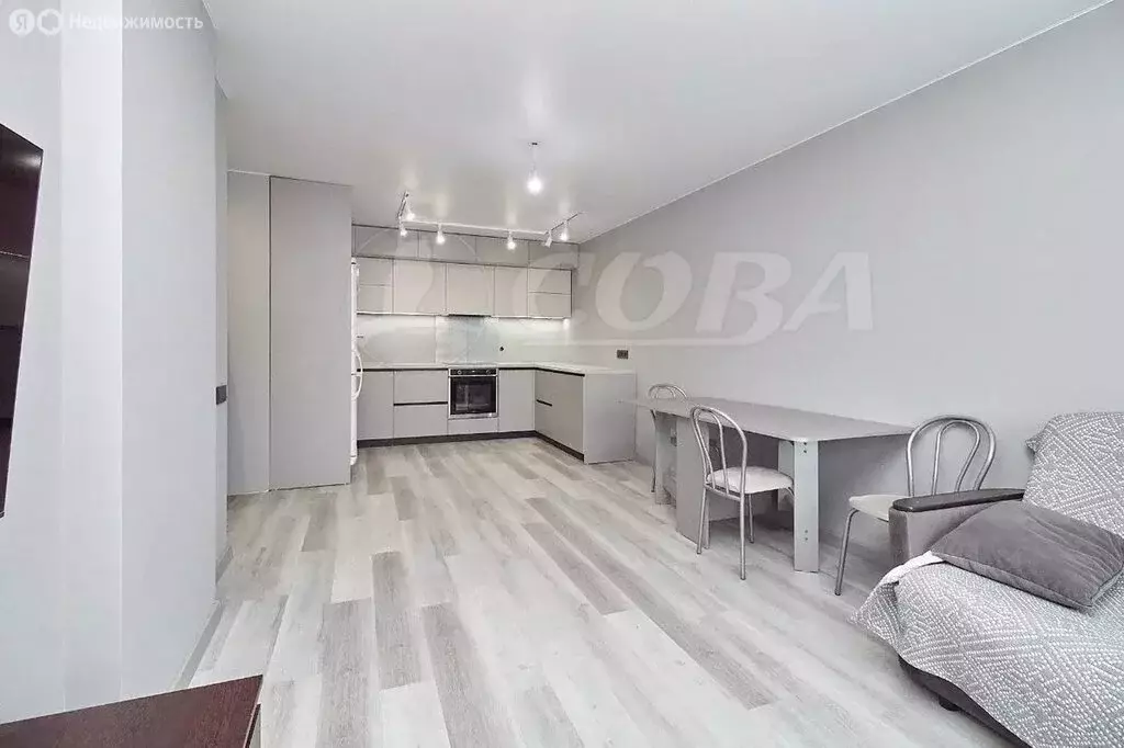 2-комнатная квартира: Тюмень, Лесопарковая улица, 1к1 (66.7 м) - Фото 1