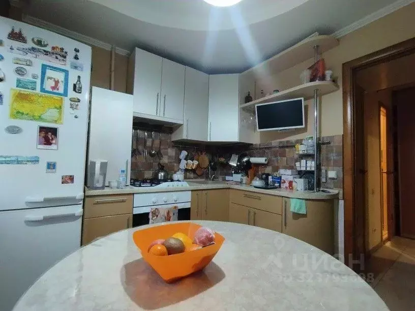 2-к кв. Омская область, Омск Омская ул., 152 (51.9 м) - Фото 1