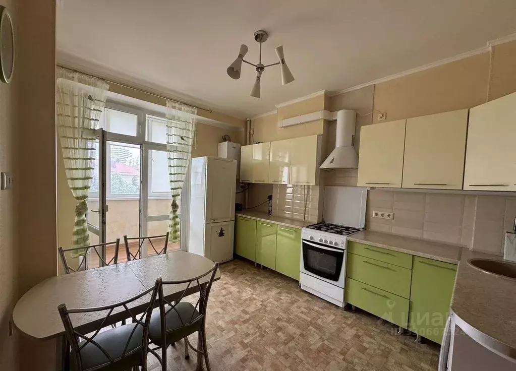 3-к кв. Крым, Симферополь ул. Камская, 31 (96.0 м) - Фото 1